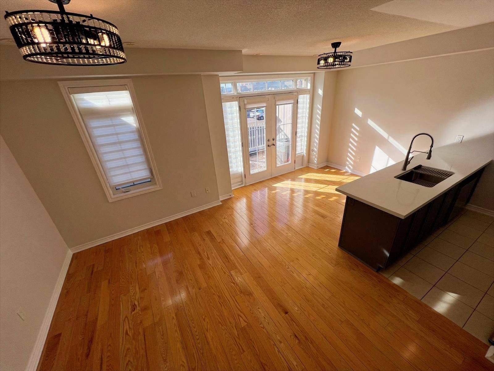 Oakville, ON L6M 0S4,2435 Greenwich DR #54