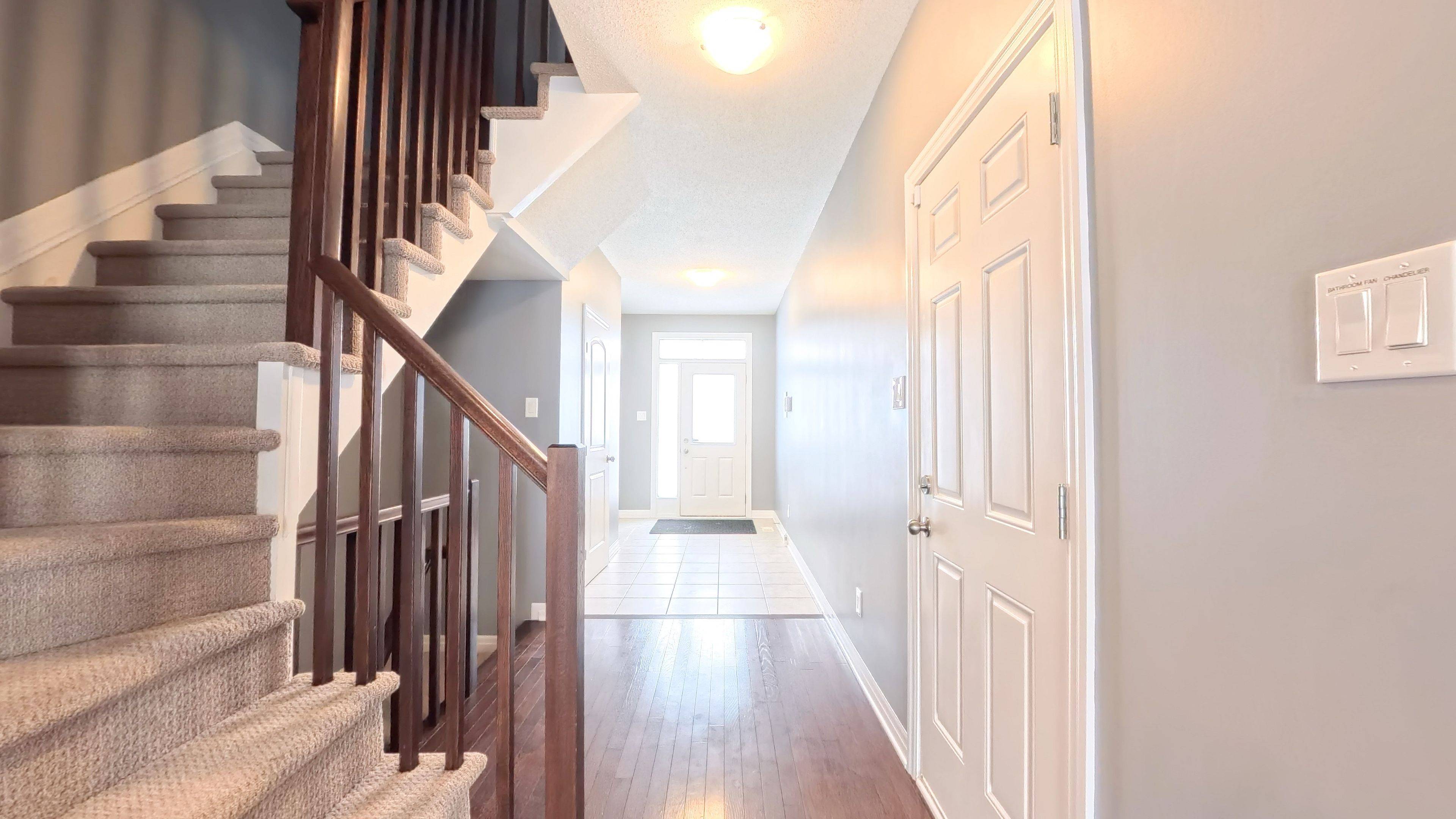 Leitrim, ON K1T 0L1,617 Sunburst ST