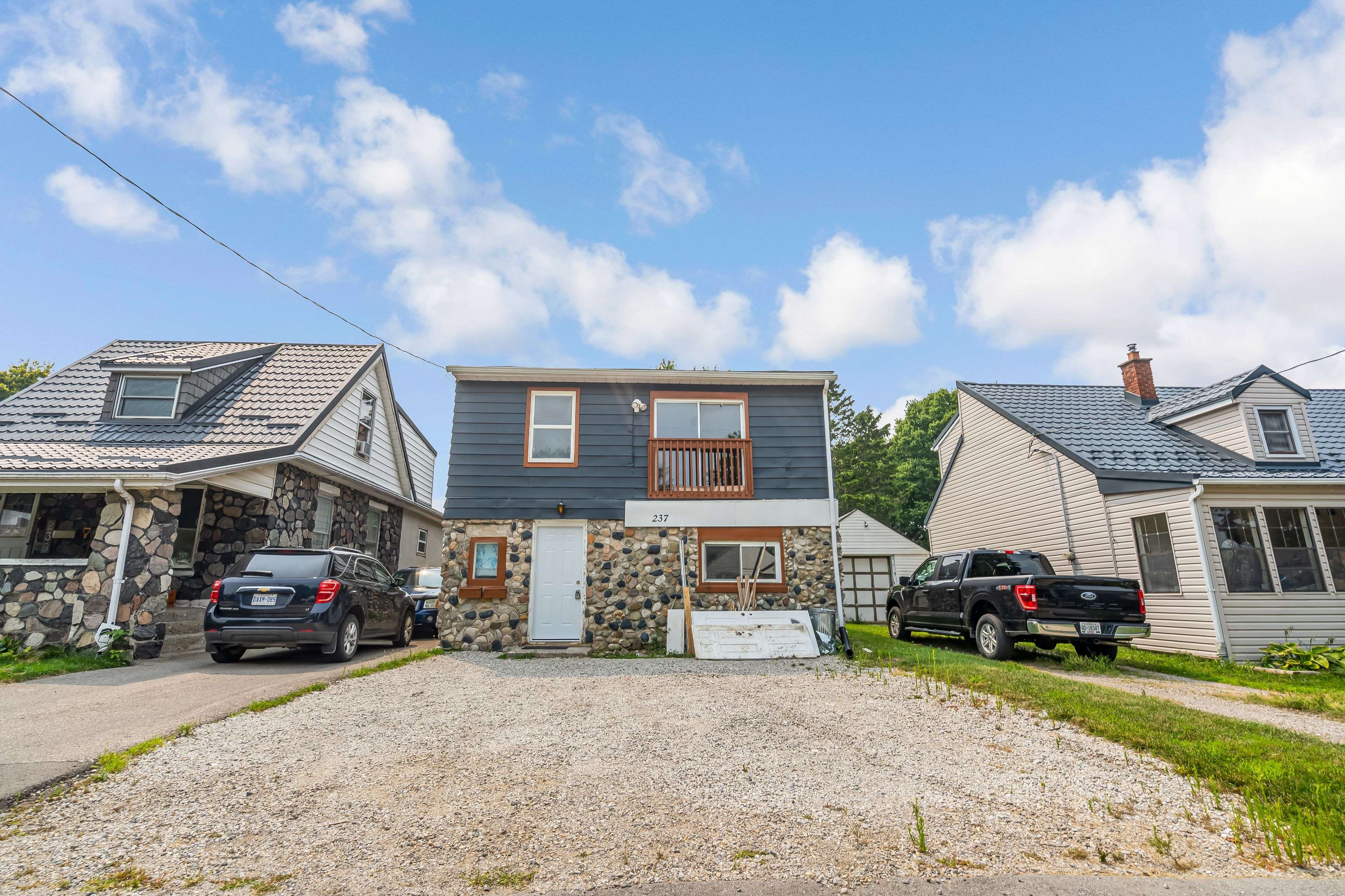 London East, ON N5Z 2N2,237 ST. JULIEN ST