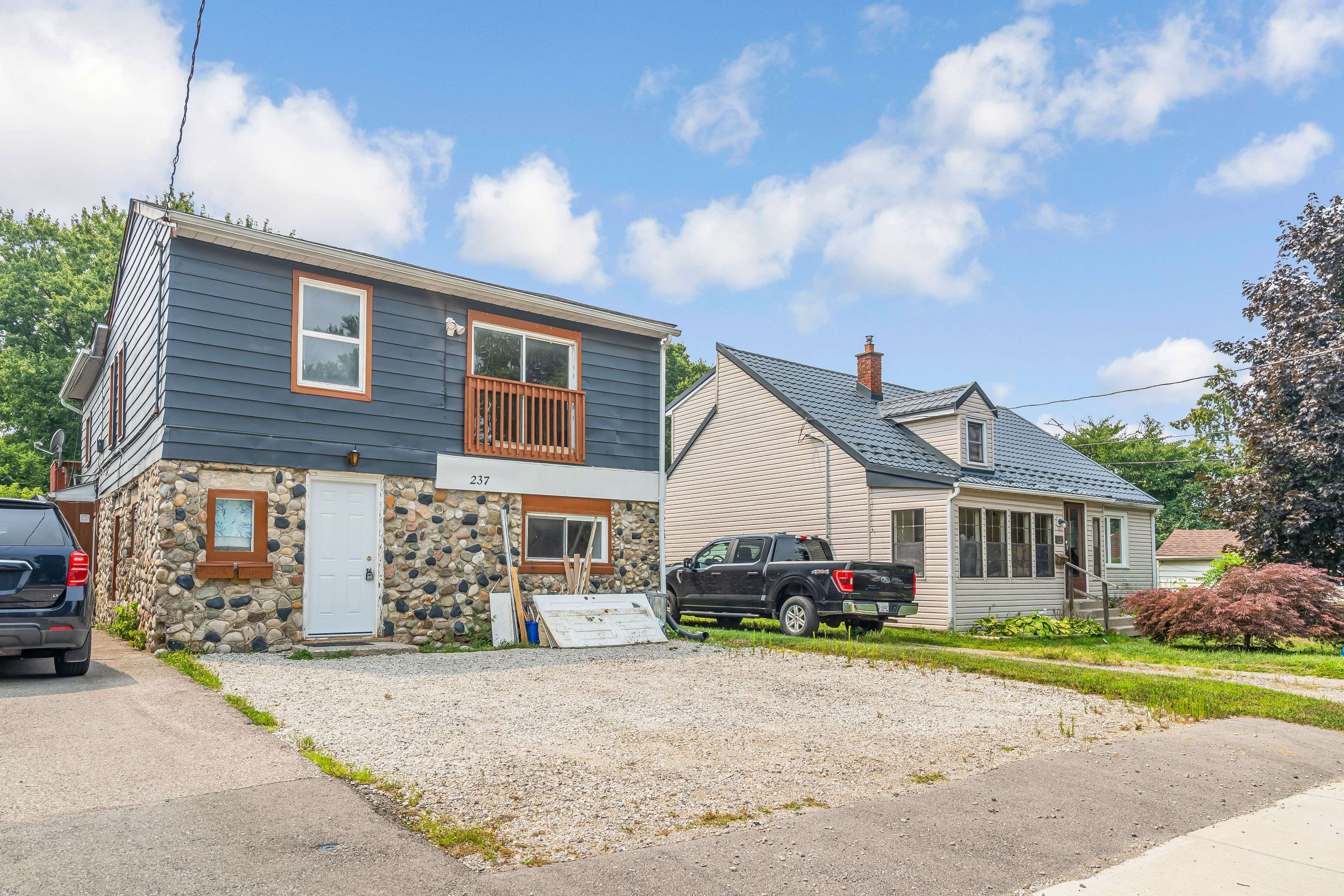 London East, ON N5Z 2N2,237 ST. JULIEN ST