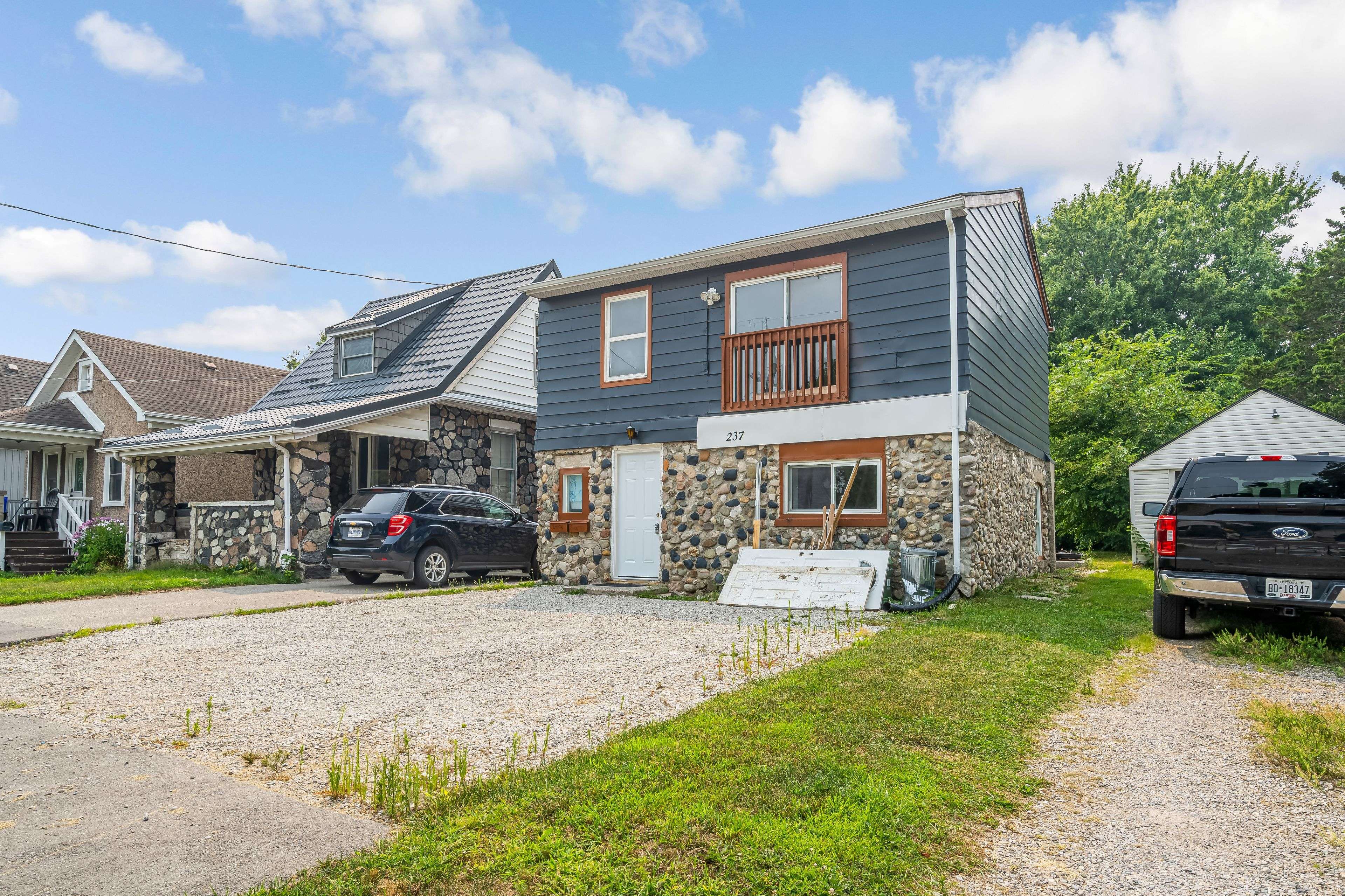 London East, ON N5Z 2N2,237 ST. JULIEN ST