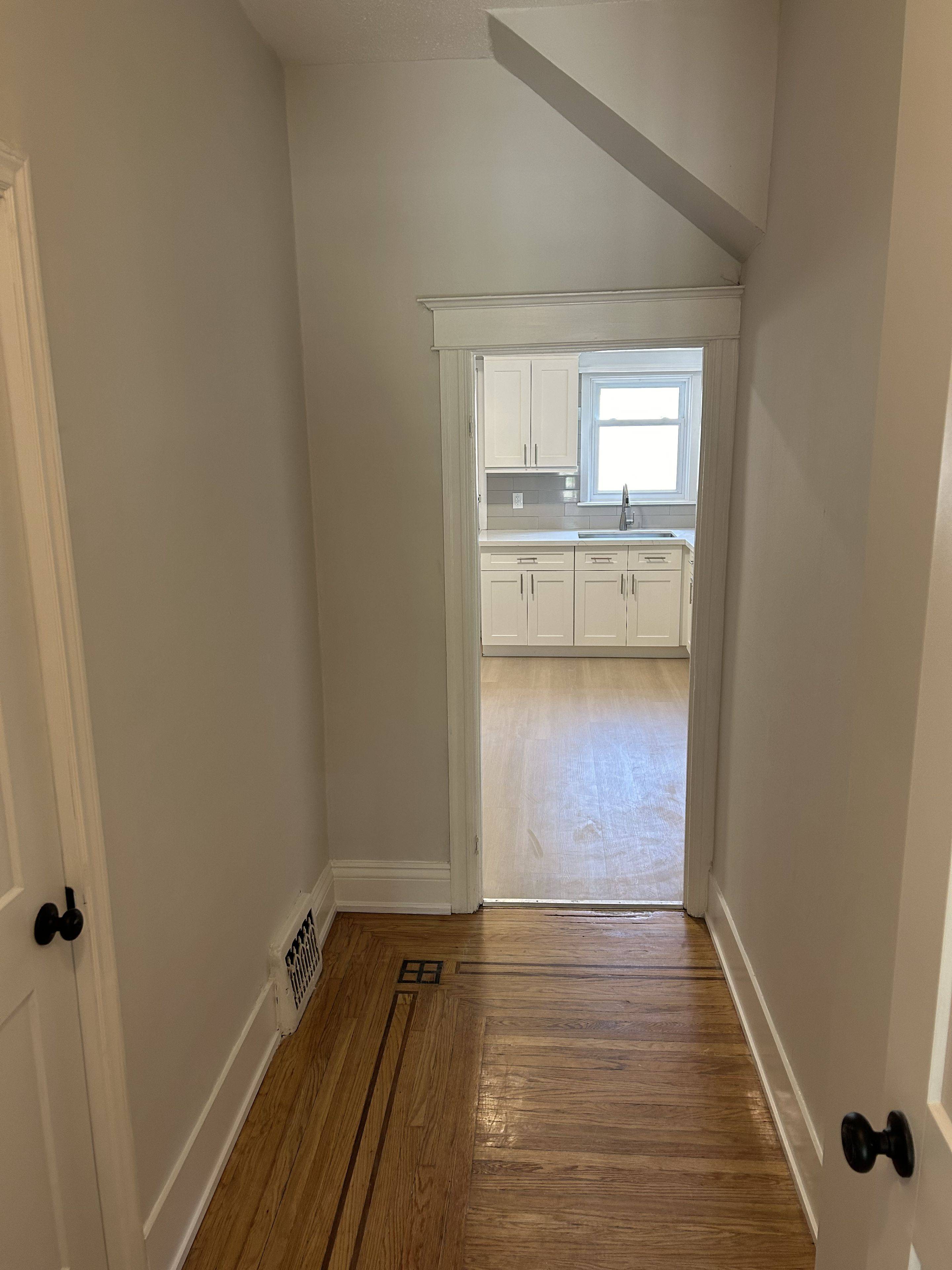 Hamilton, ON L8M 2A4,307 Cumberland AVE #Main