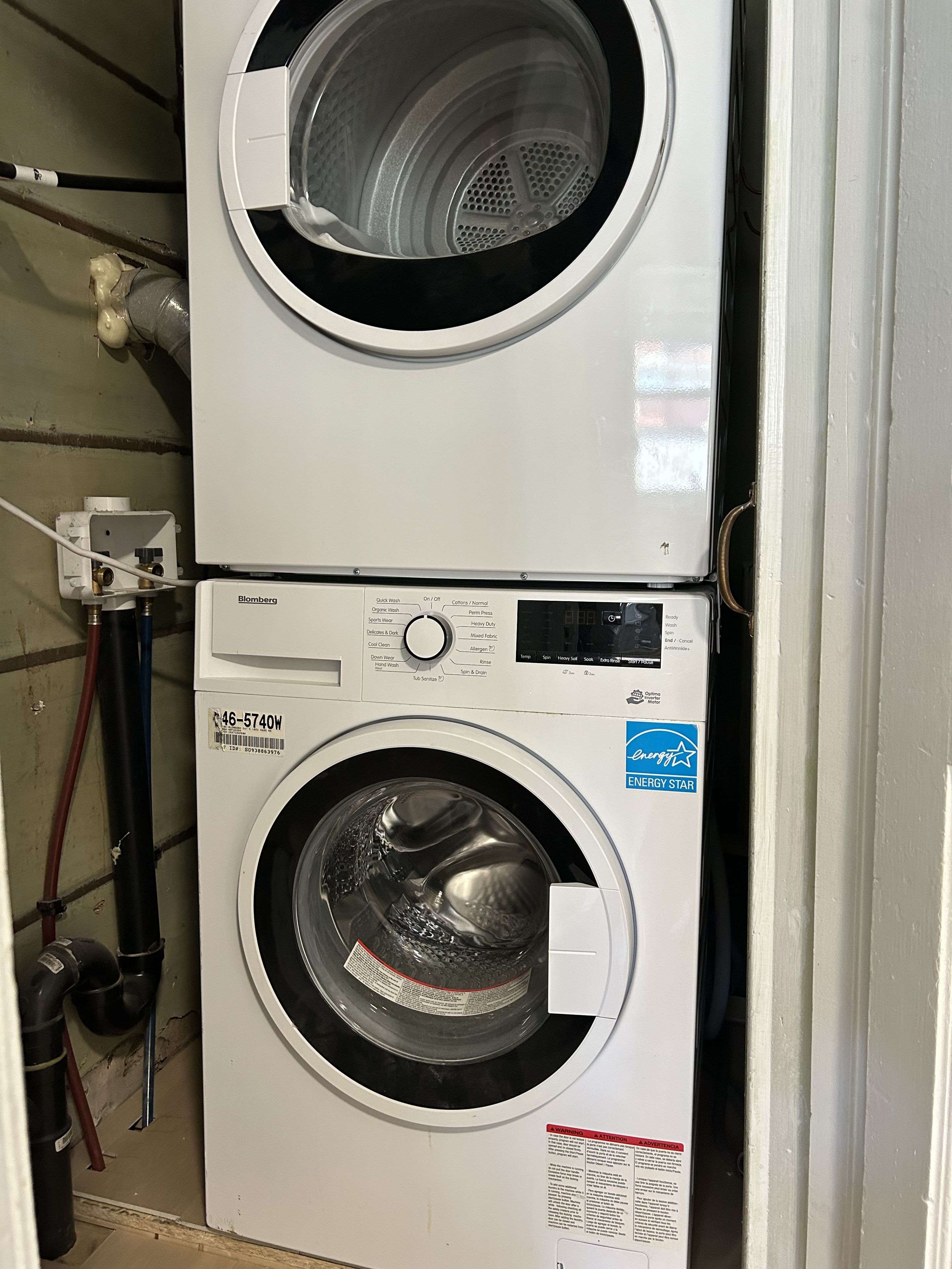 Hamilton, ON L8M 2A4,307 Cumberland AVE #Main