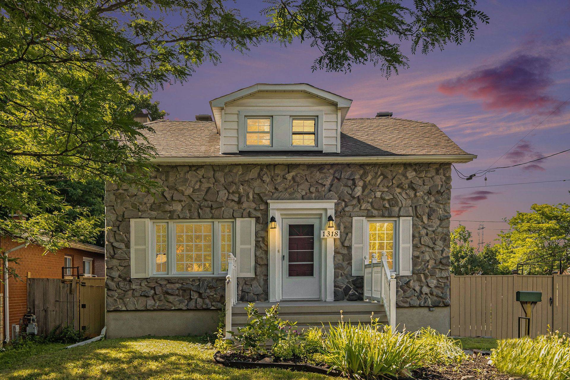 Hunt Club - South Keys And Area, ON K1V 6S3,1318 Brookline AVE