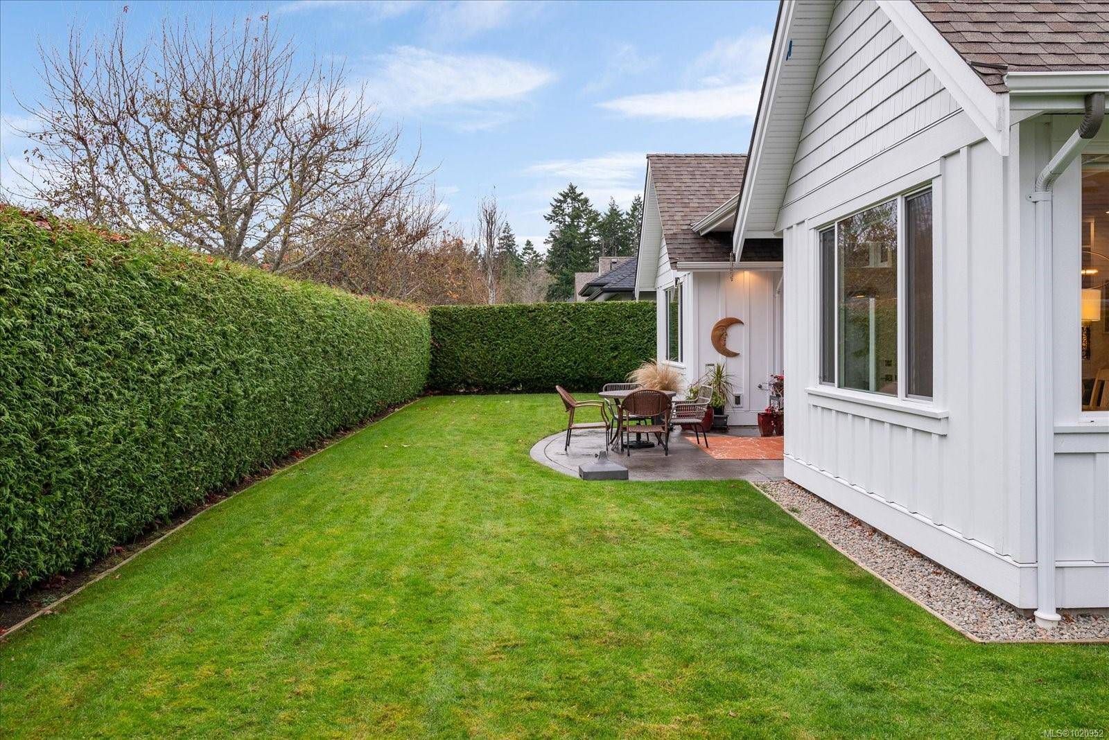 Qualicum Beach, BC V9K 0A2,834 Bluffs Dr