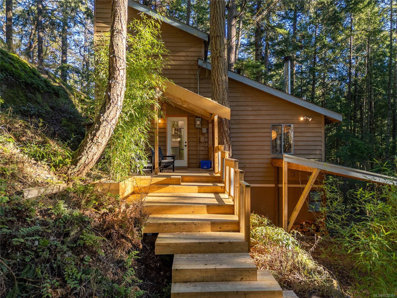 Pender Island, BC V0N 2M0,4708 Captains Cres