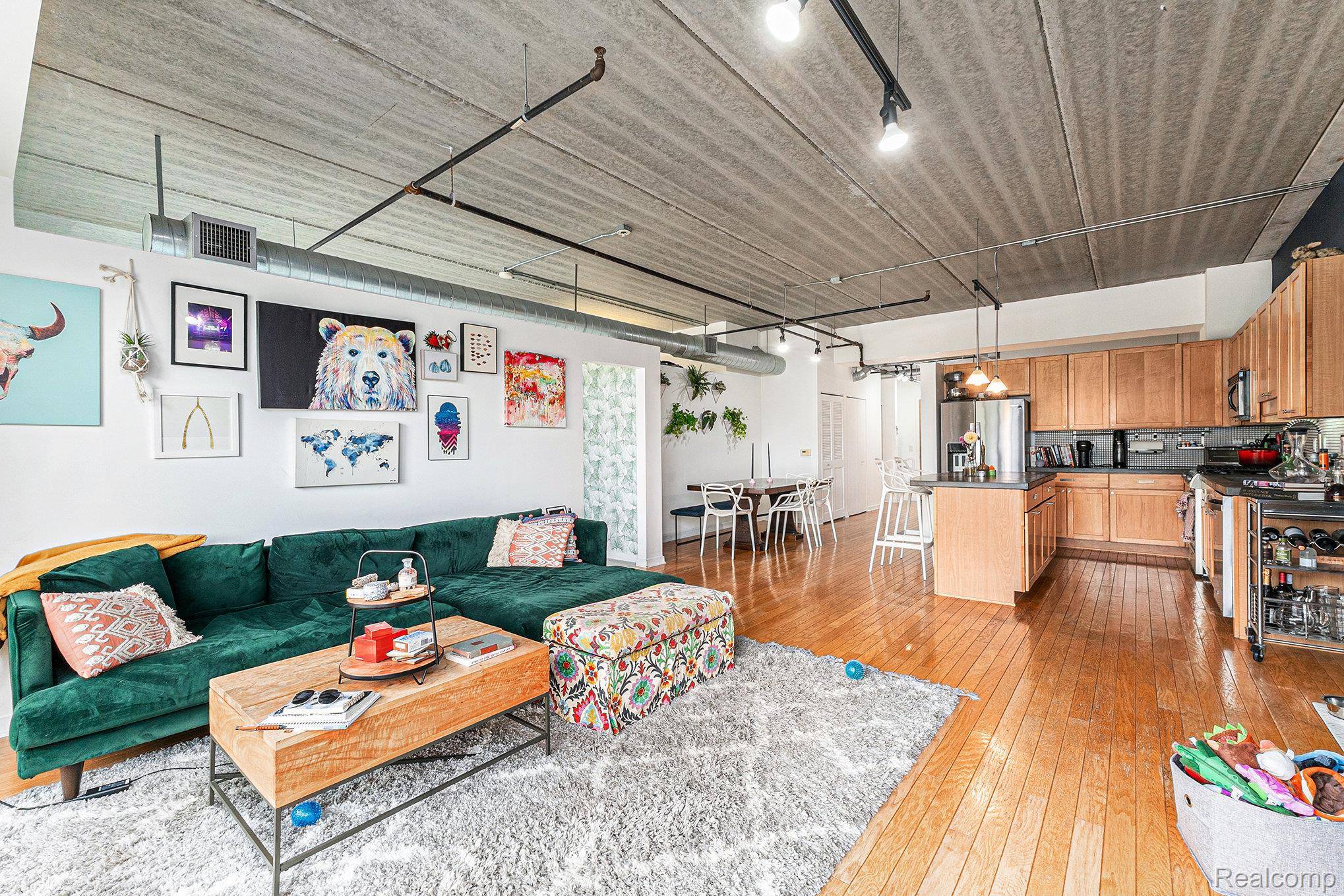 Royal Oak, MI 48067,101 Curry Avenue #404