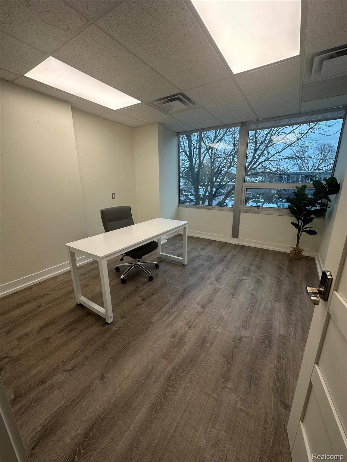 Birmingham, MI 48009,975 E. Maple RD #214