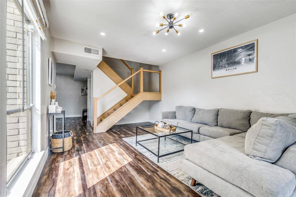 Dallas, TX 75219,4347 Dickason Avenue #110