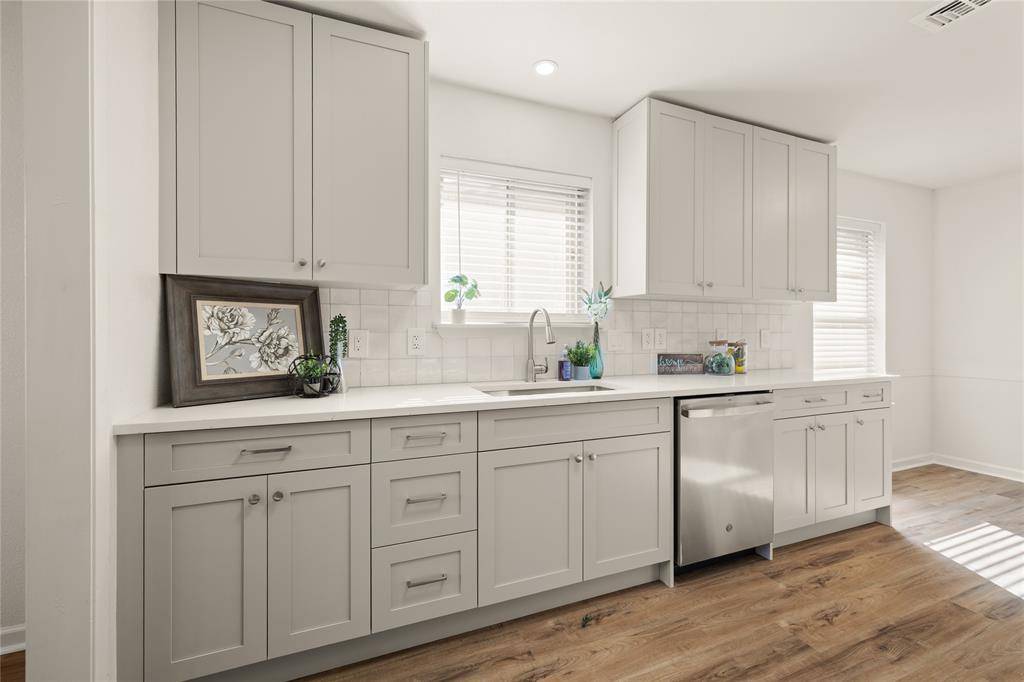 Arlington, TX 76012,1506 Ridgeview Drive