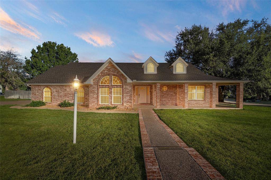 Robinson, TX 76706,306 Baker Lane