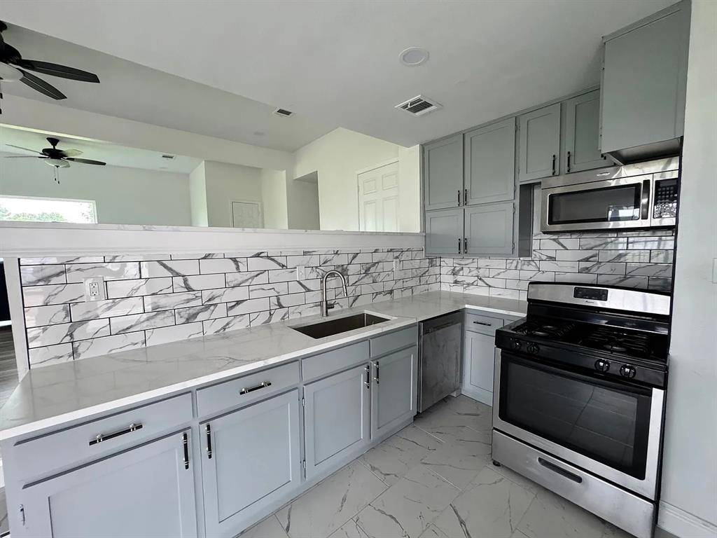 Van Alstyne, TX 75495,424 Martin Duke Road