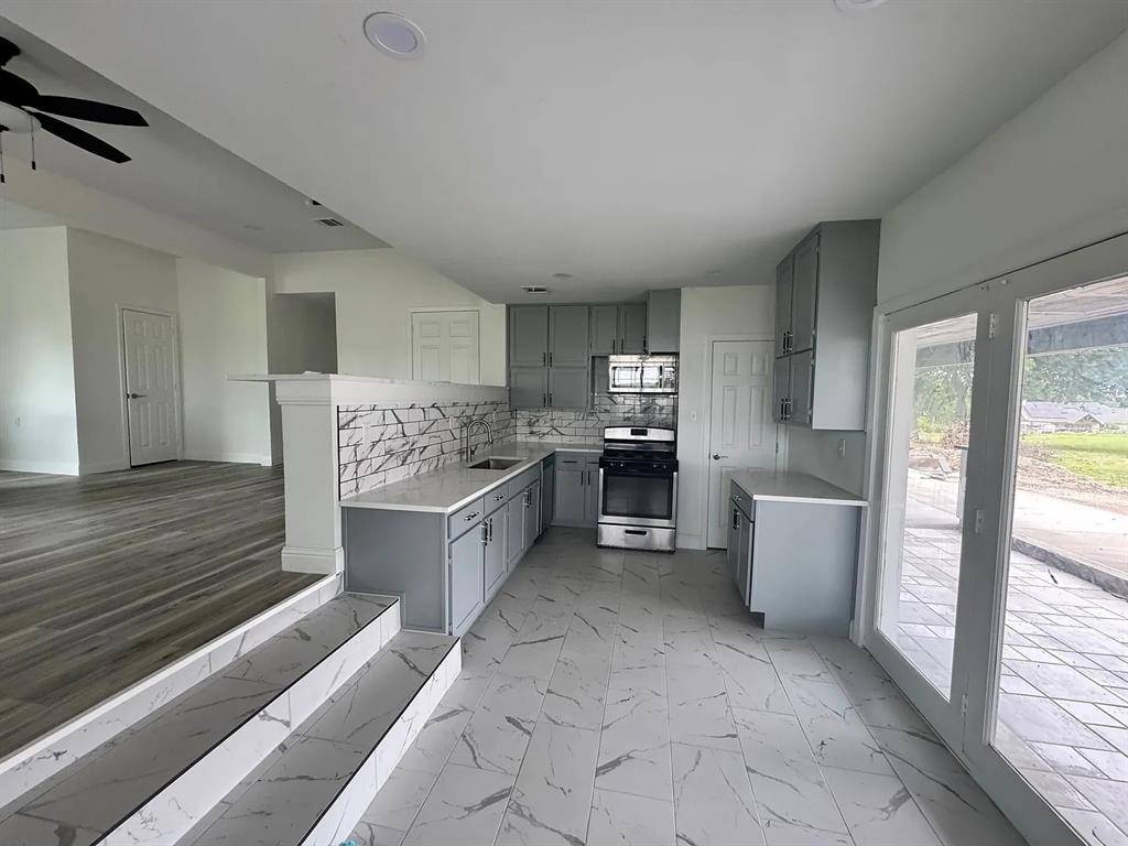 Van Alstyne, TX 75495,424 Martin Duke Road