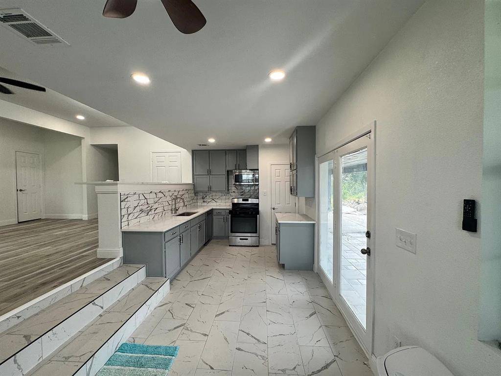 Van Alstyne, TX 75495,424 Martin Duke Road