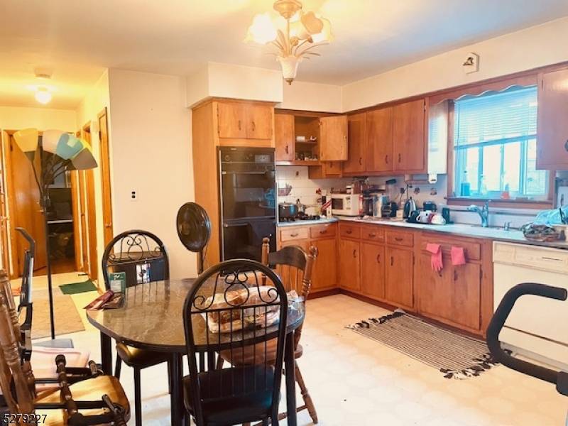 Kearny Town, NJ 07032,447 Elm St