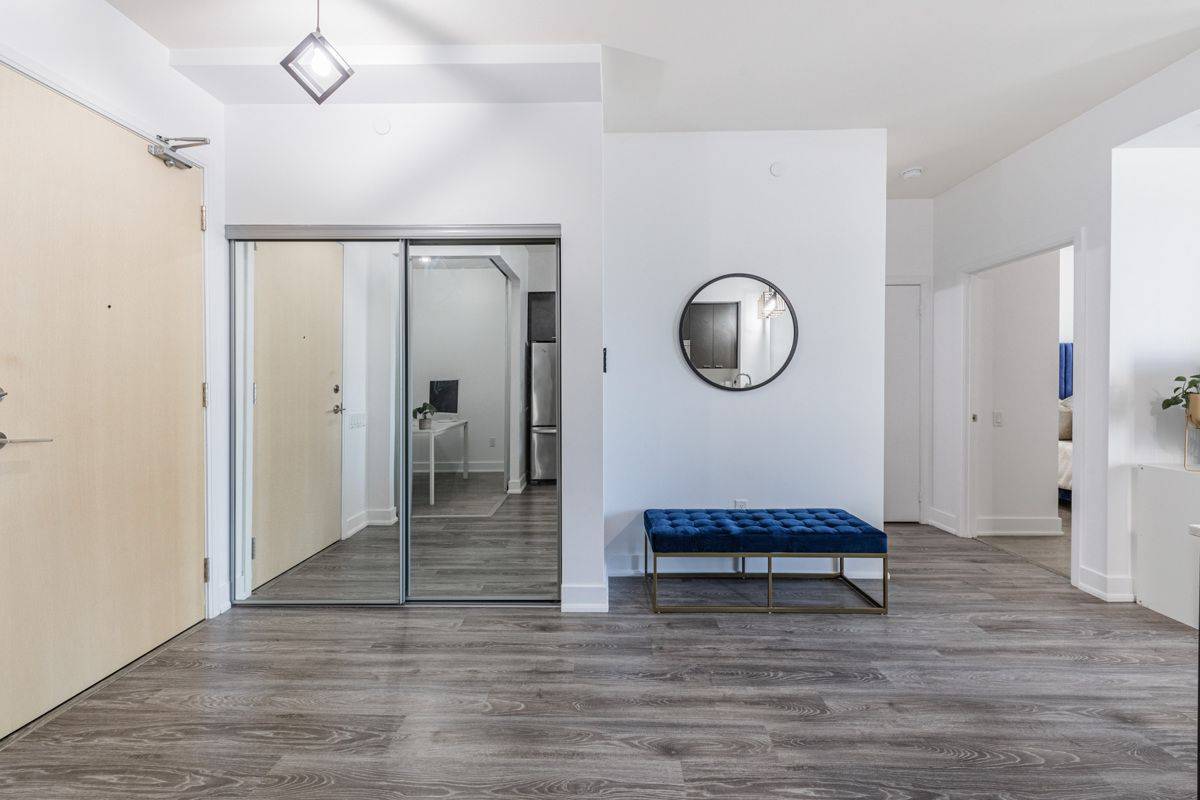 Toronto C10, ON M4P 0B9,30 Roehampton AVE #610