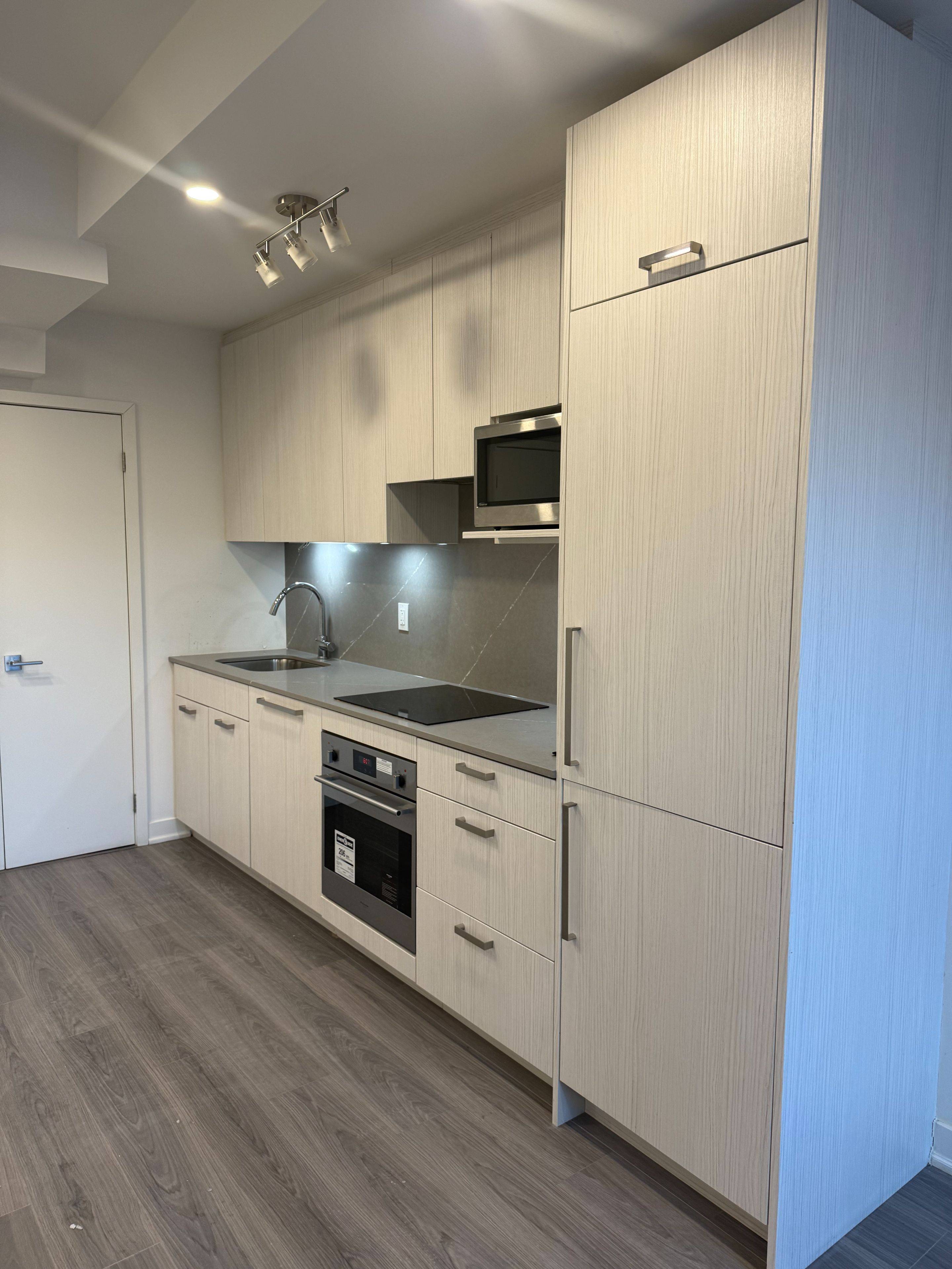 Toronto C13, ON M3A 0B5,65 Curlew DR #190