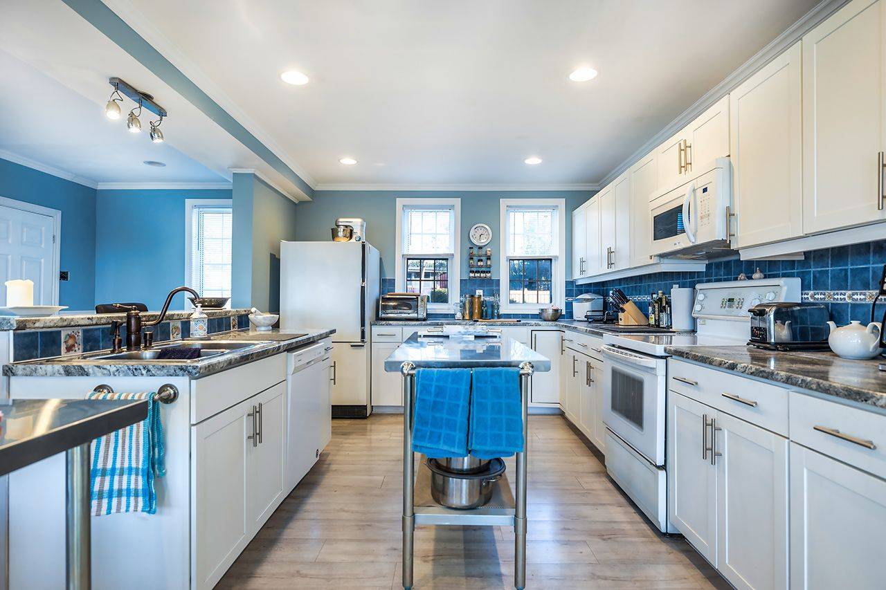 Scugog, ON L0B 1E0,64 Cedar Grove DR