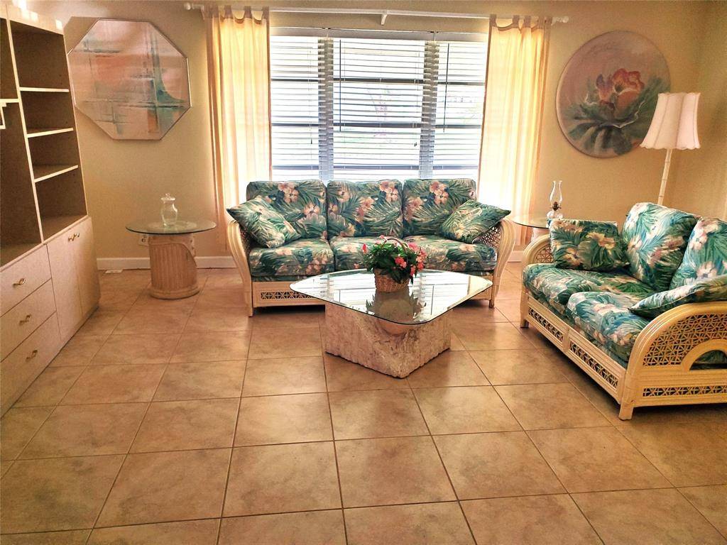 Delray Beach, FL 33445,1152 Circle Dr #D