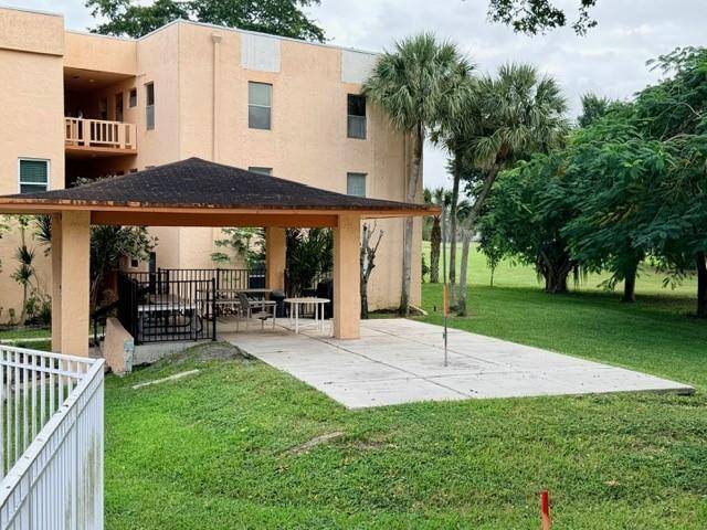 Tamarac, FL 33321,8390 LAGOS DE CAMPO BL #305