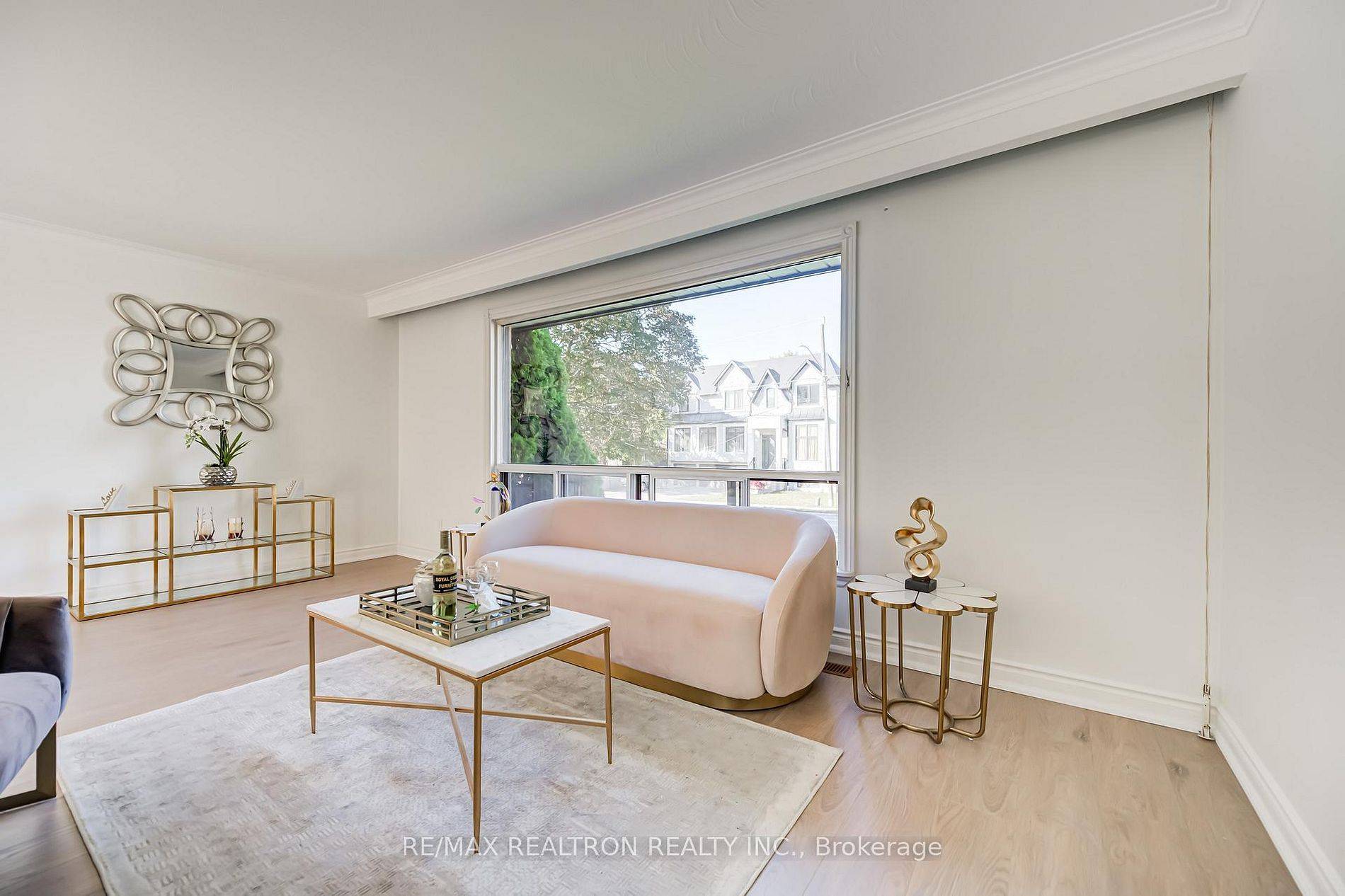 Richmond Hill, ON L4C 2E5,31 Sussex AVE