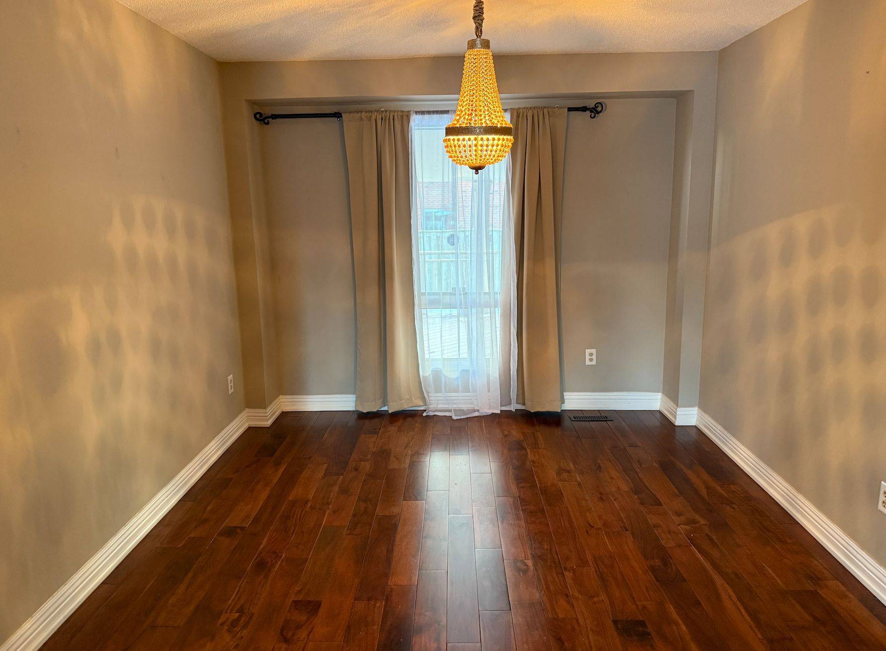 Mississauga, ON L5M 4J6,2636 Credit Valley RD