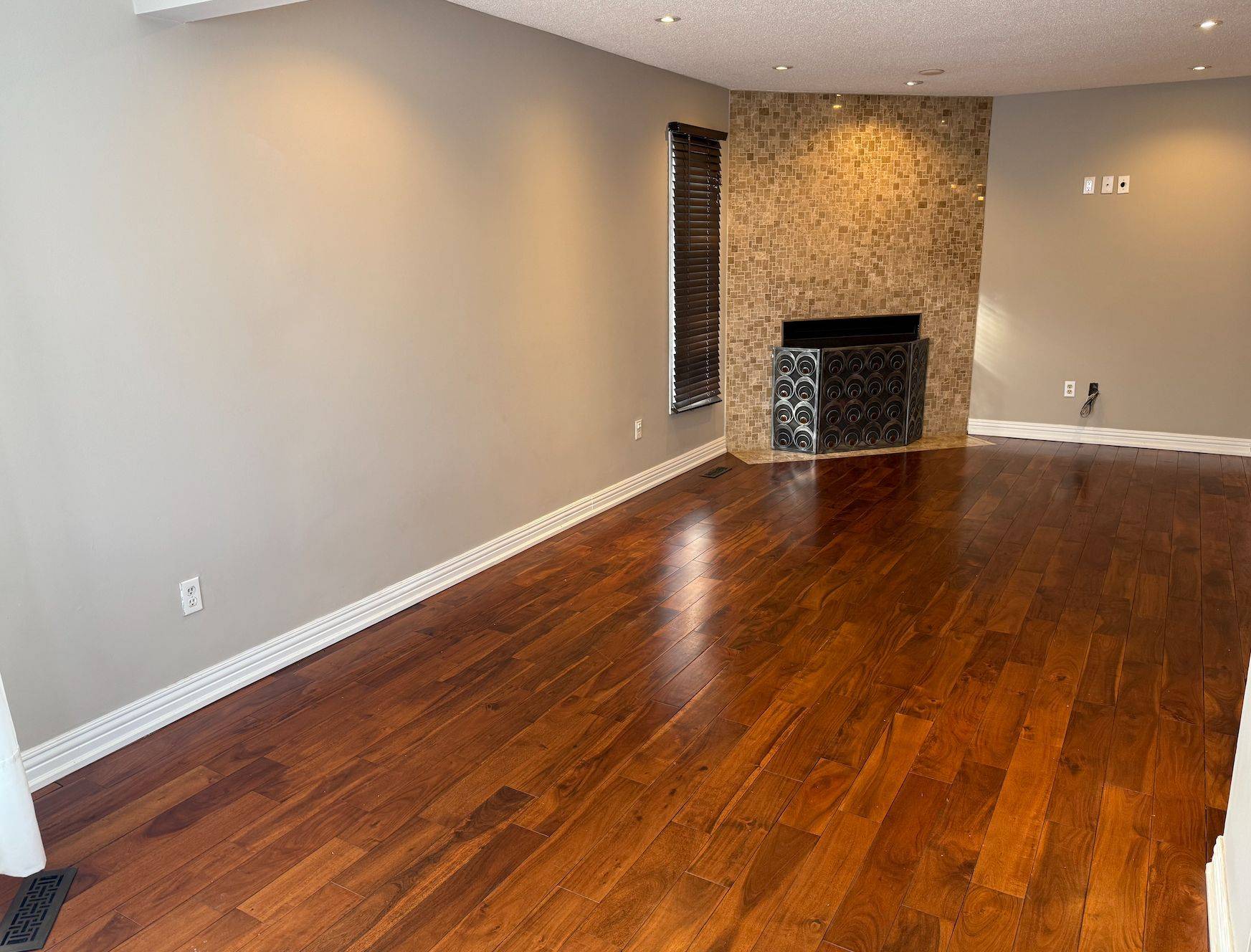 Mississauga, ON L5M 4J6,2636 Credit Valley RD