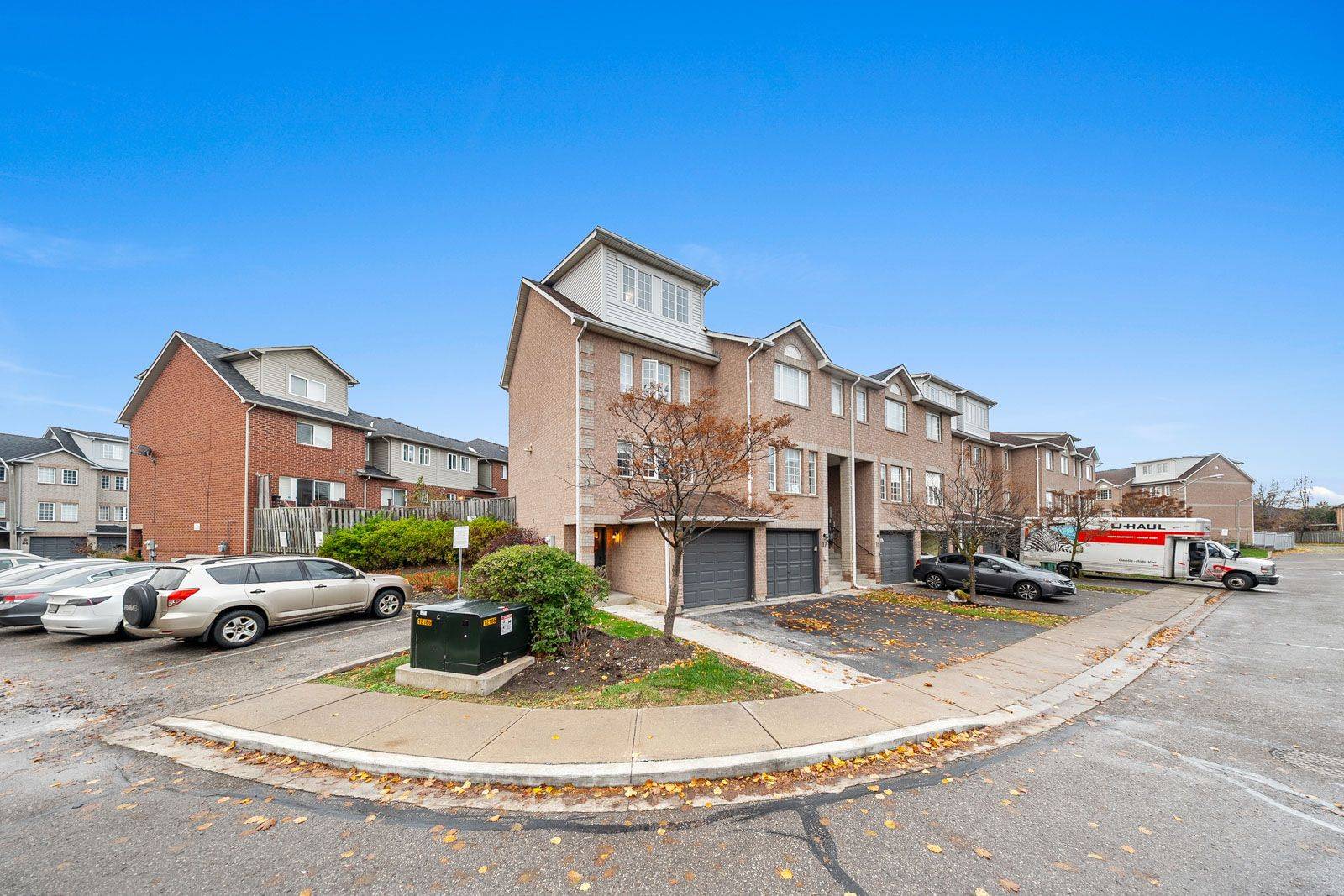 Brampton, ON L6X 4X6,19 Spadina RD