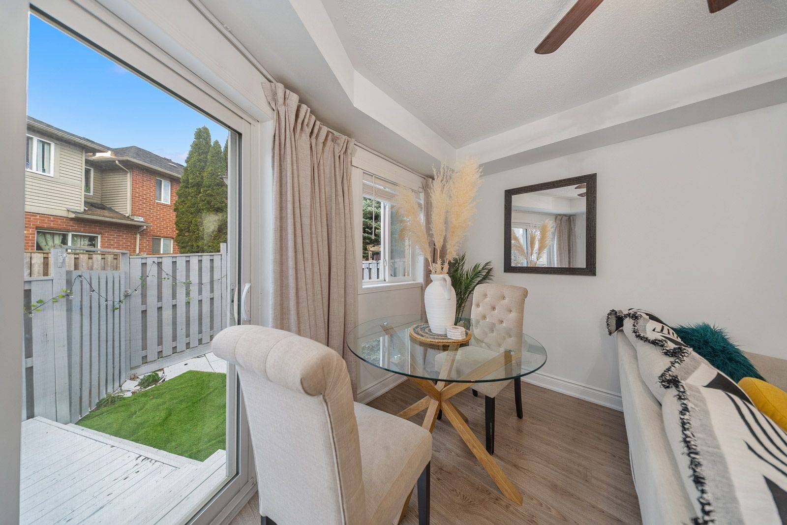 Brampton, ON L6X 4X6,19 Spadina RD