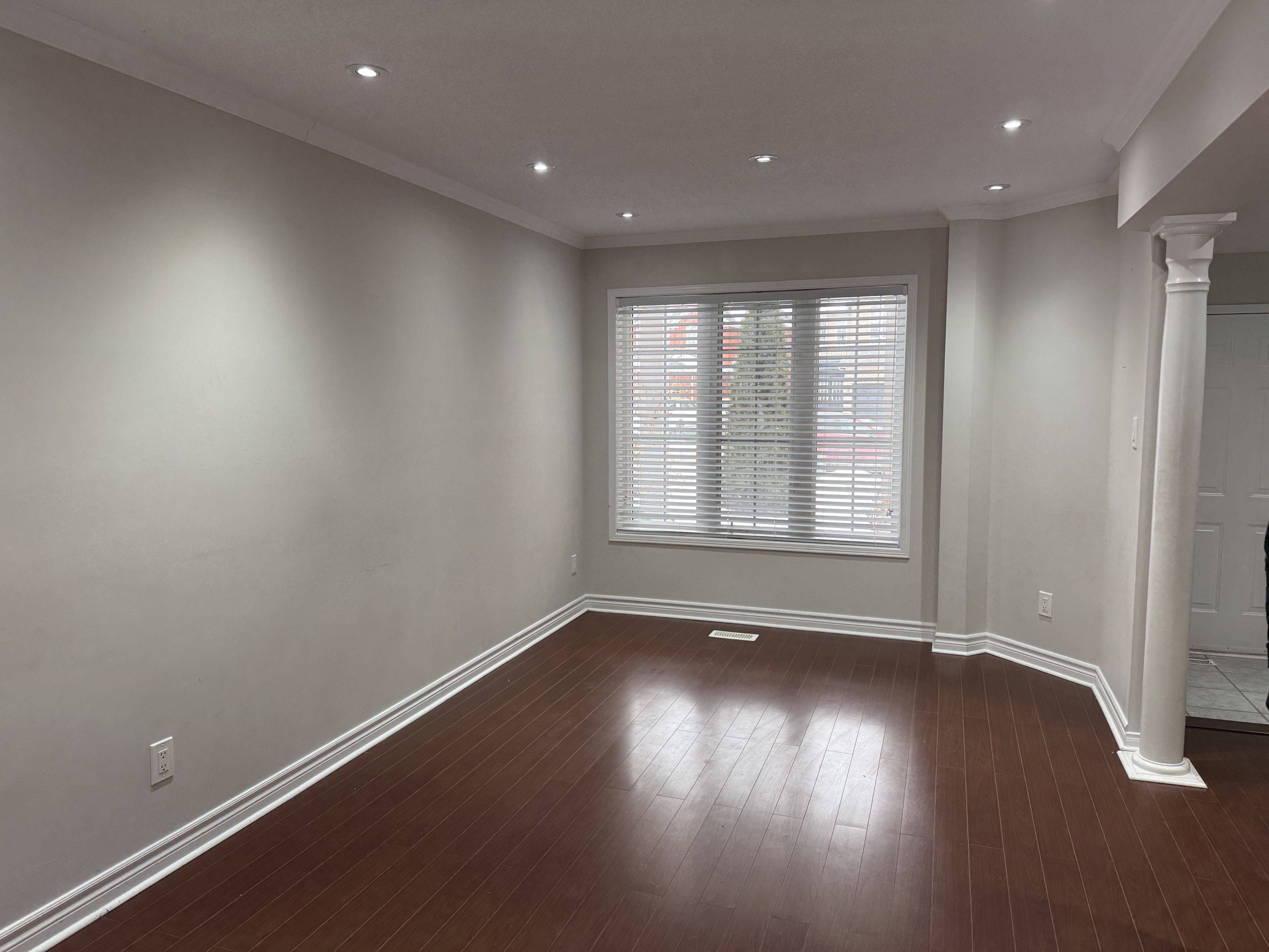 Mississauga, ON L5N 8A7,7610 Black Walnut TRL