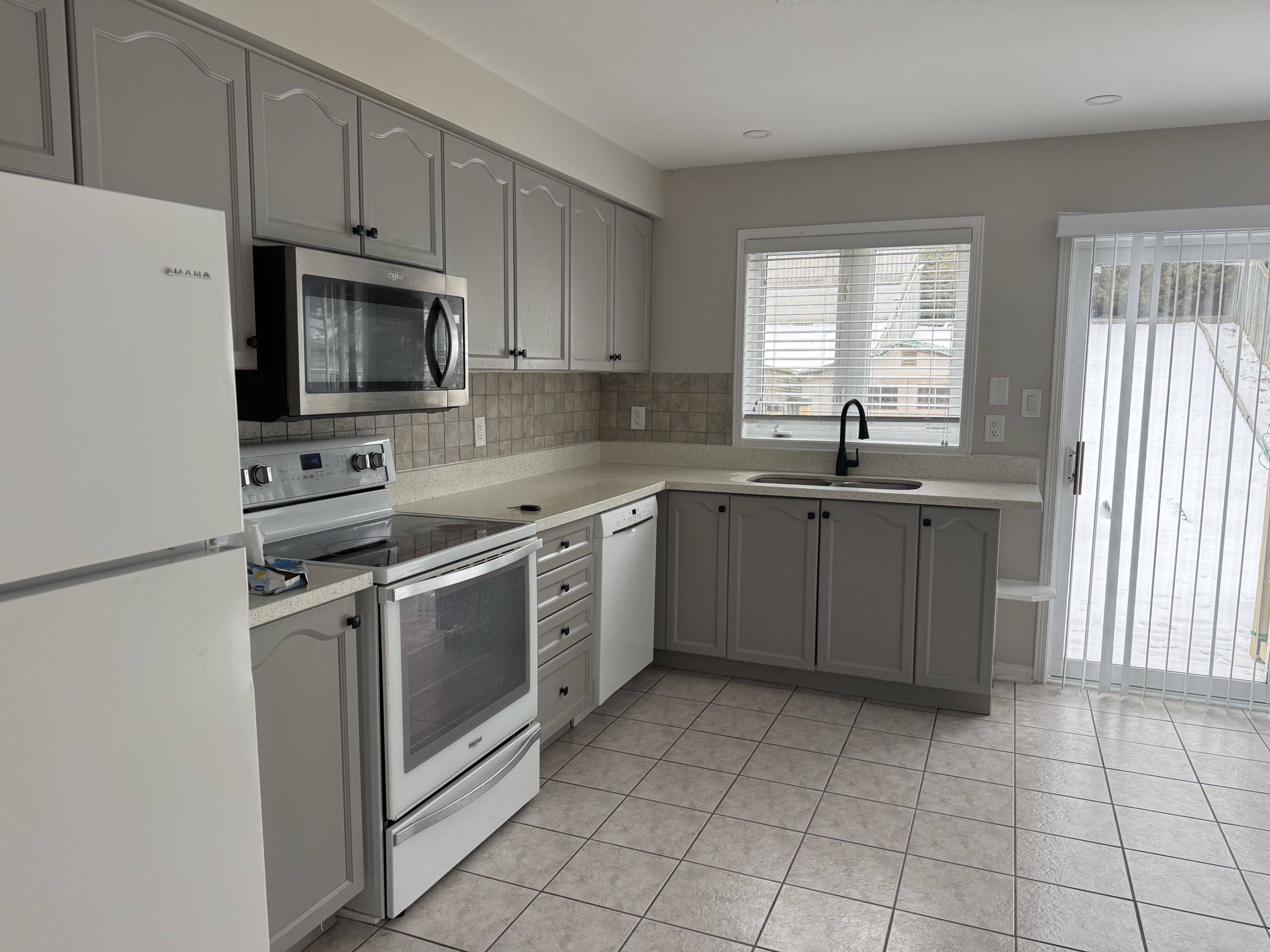 Mississauga, ON L5N 8A7,7610 Black Walnut TRL