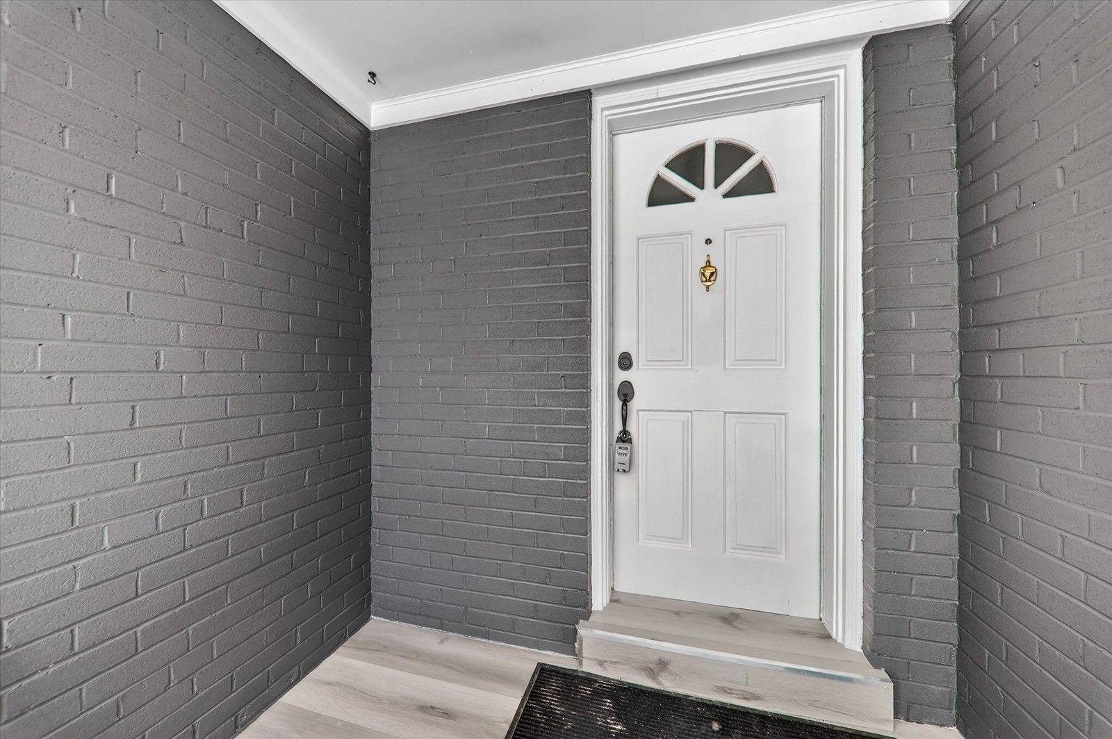 Toronto W05, ON M3N 2R2,5 Forge DR