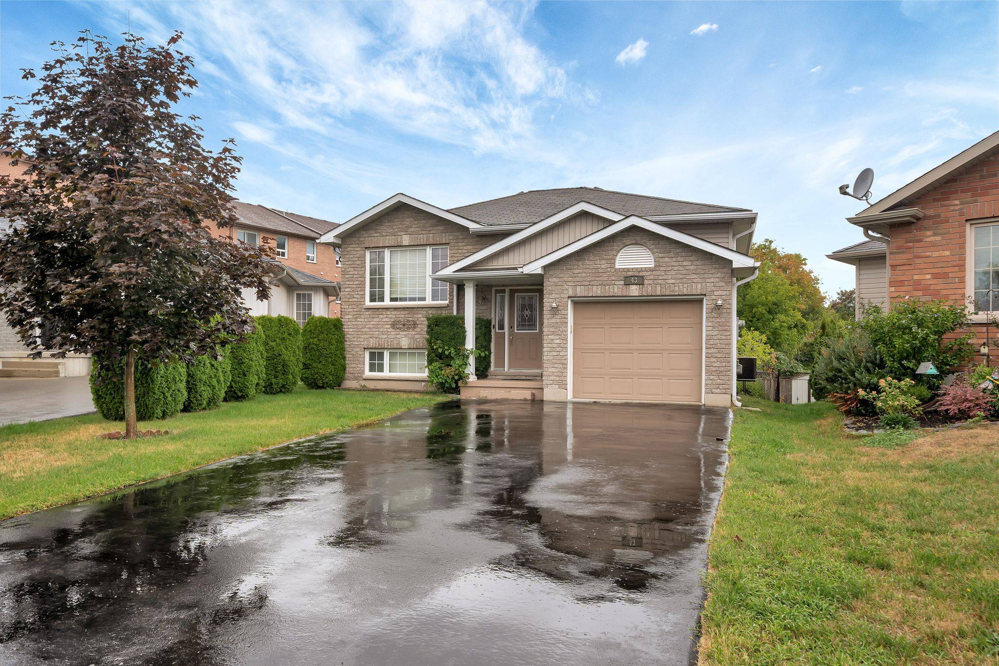 Belleville, ON K8N 5Z6,43 Follwell CRES