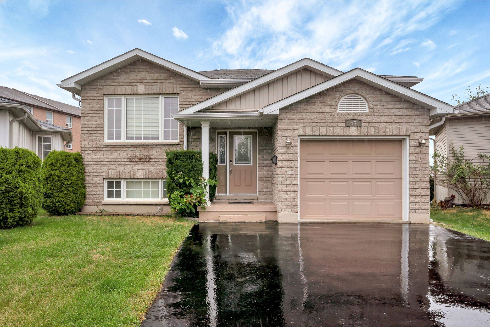 Belleville, ON K8N 5Z6,43 Follwell CRES