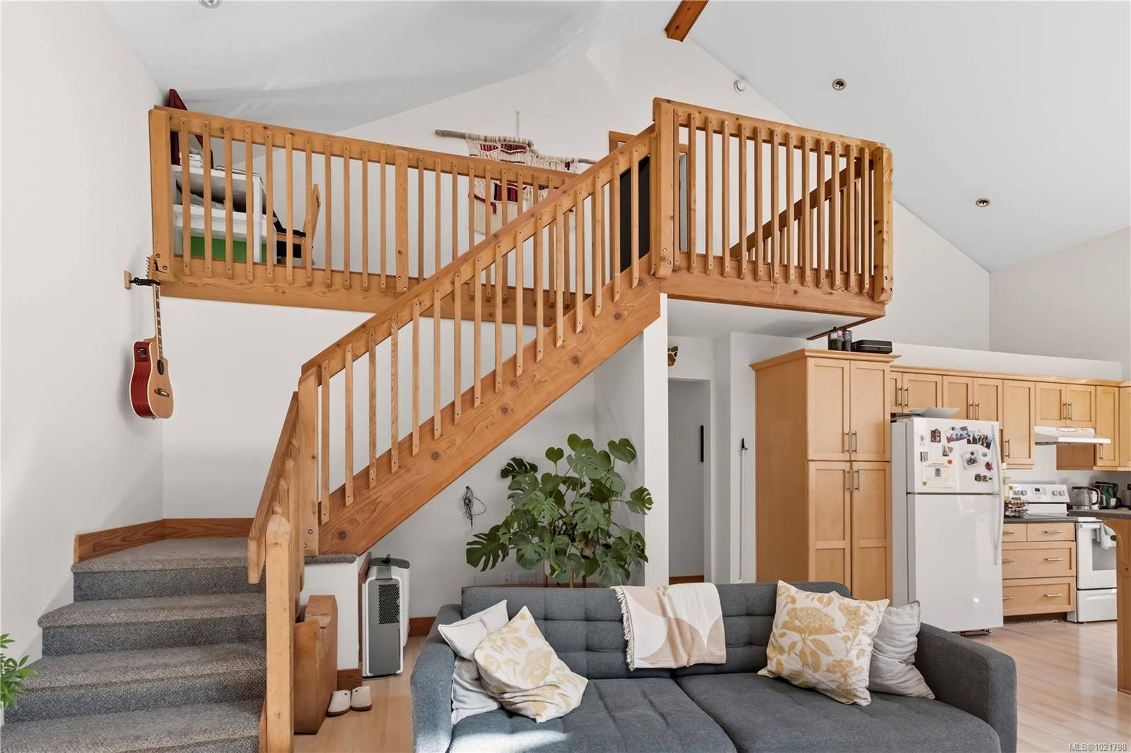 Ucluelet, BC V0R 3A0,978 Peninsula Rd