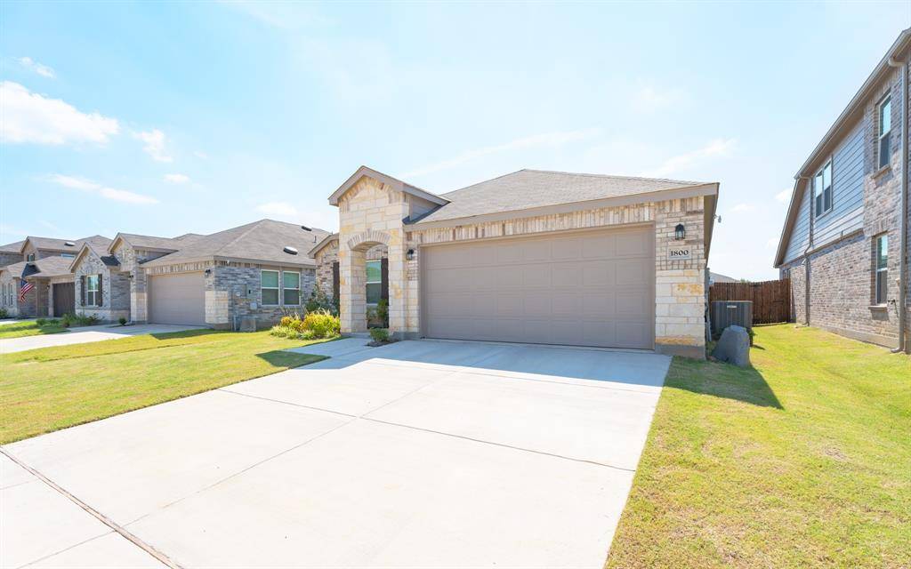 Denton, TX 76208,1800 Village Creek Lane