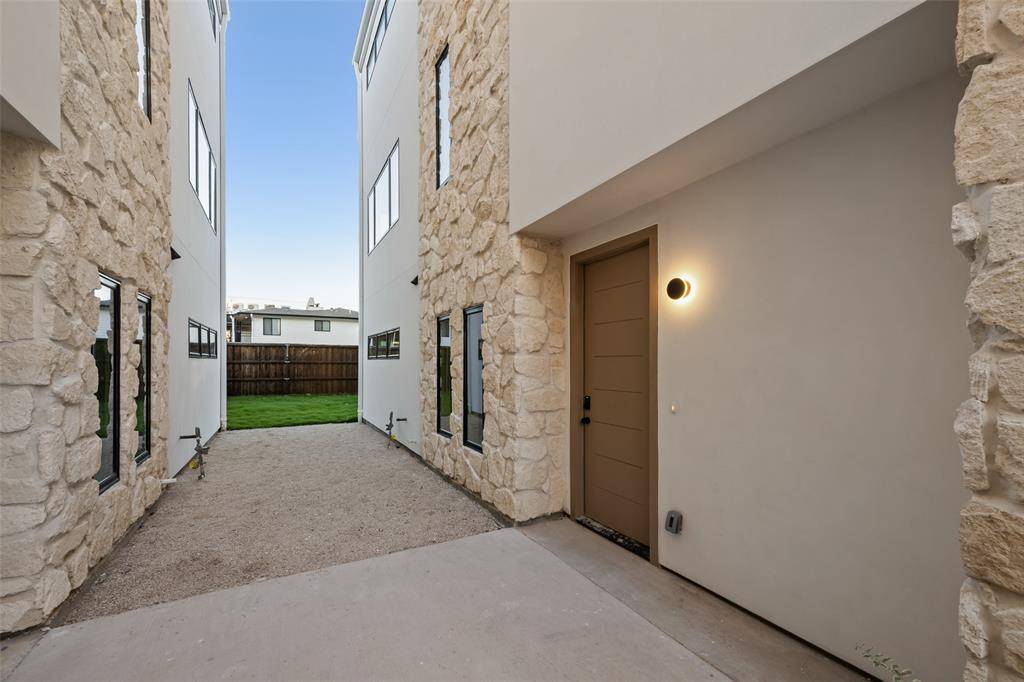 Dallas, TX 75204,1508 Holly Avenue