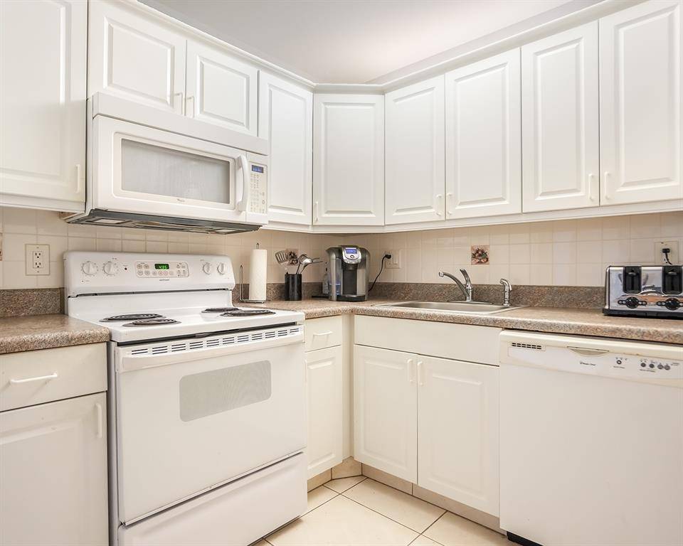 Lauderhill, FL 33313,4750 NW 22nd Ct #204