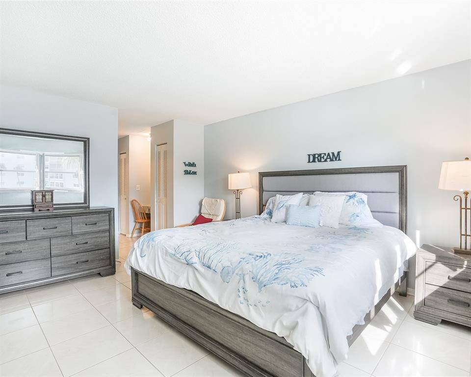 Lauderhill, FL 33313,4750 NW 22nd Ct #204