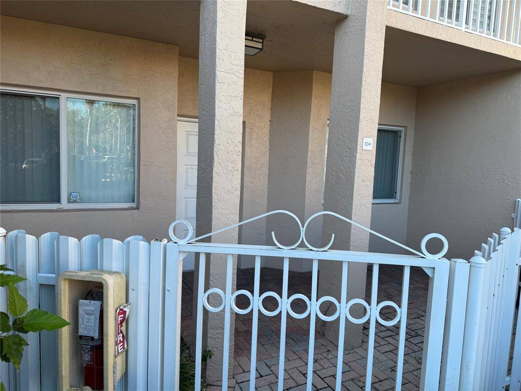 Fort Lauderdale, FL 33321,7755 Yardley Dr #104