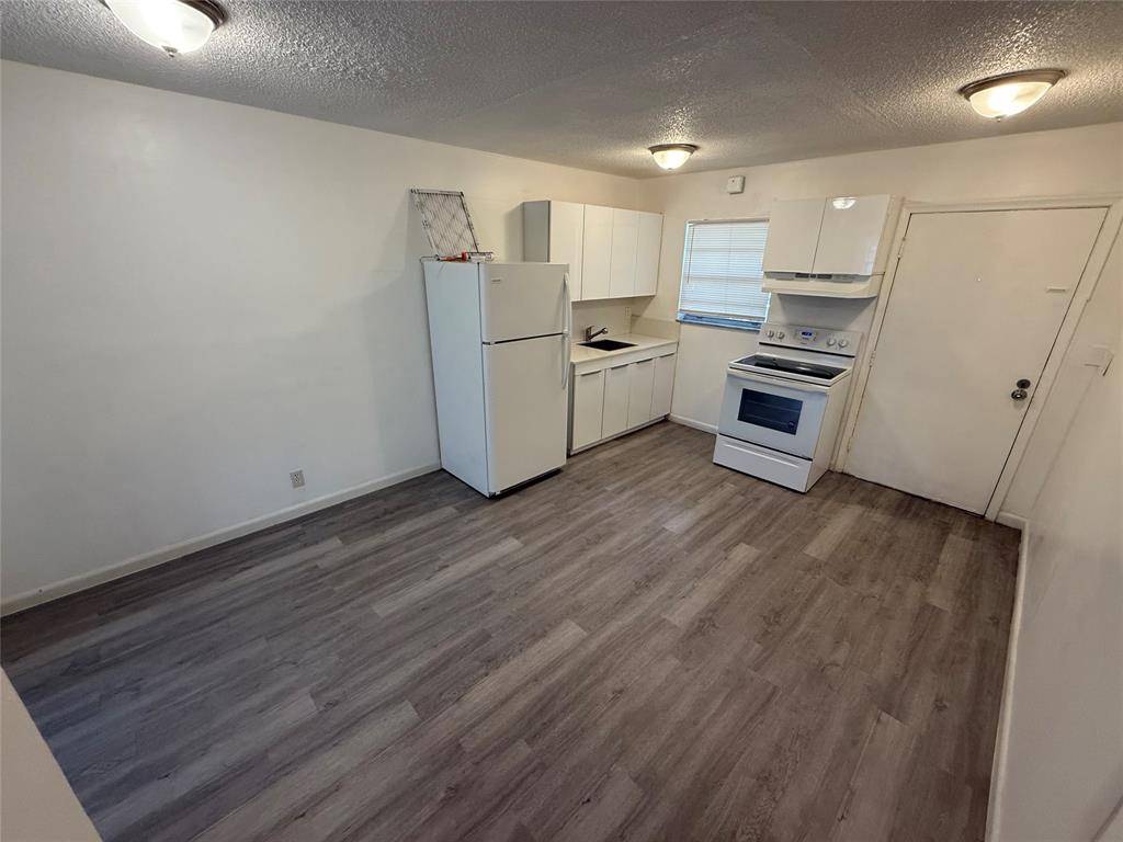 Pembroke Pines, FL 33023,6840 Pembroke Road #110