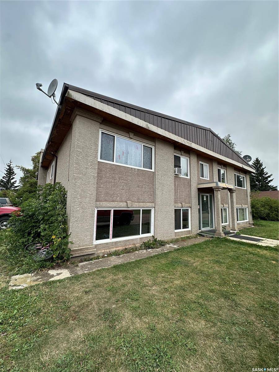 St. Walburg, SK S0M 0E2,113 3rd STREET E