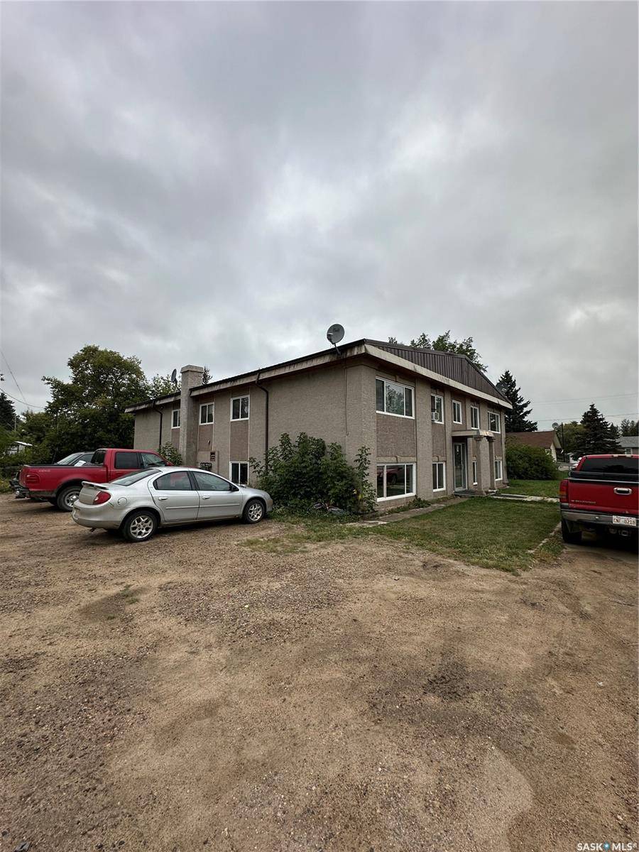 St. Walburg, SK S0M 0E2,113 3rd STREET E
