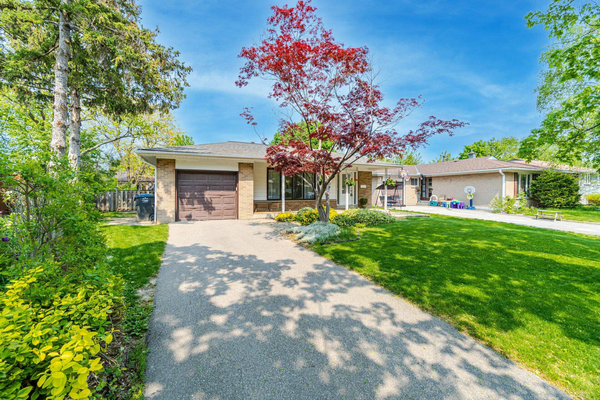 Mississauga, ON L4Y 2L3,1093 Parthia CRES