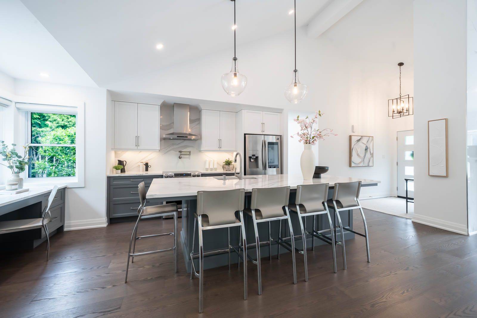 Mississauga, ON L5E 2T8,1533 Rometown DR