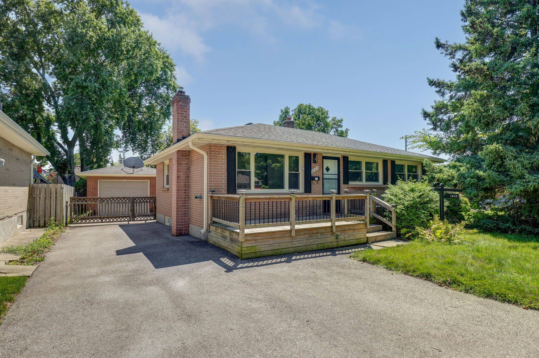 London East, ON N5W 1Z2,1805 Whitehall DR