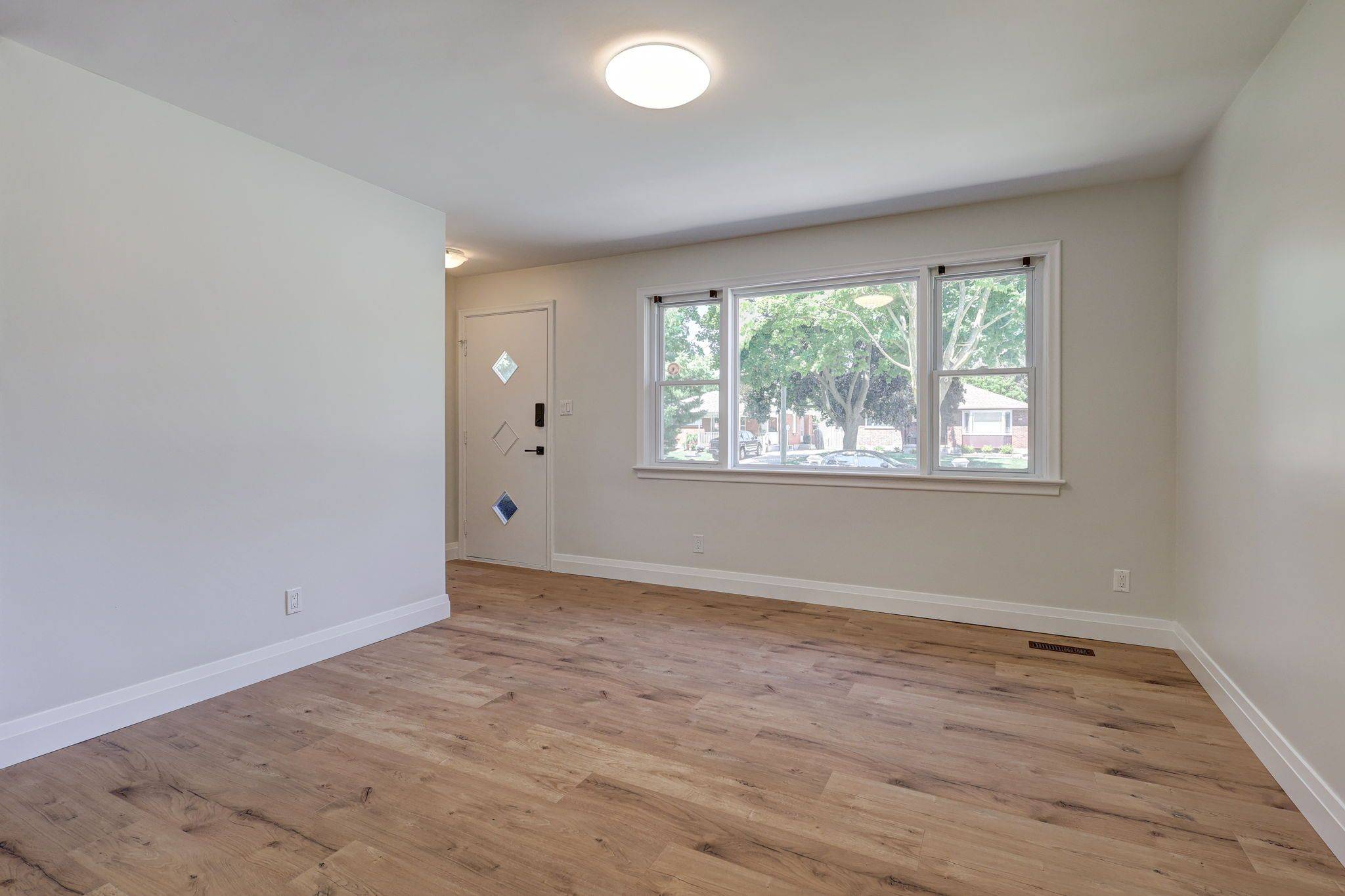 London East, ON N5W 1Z2,1805 Whitehall DR