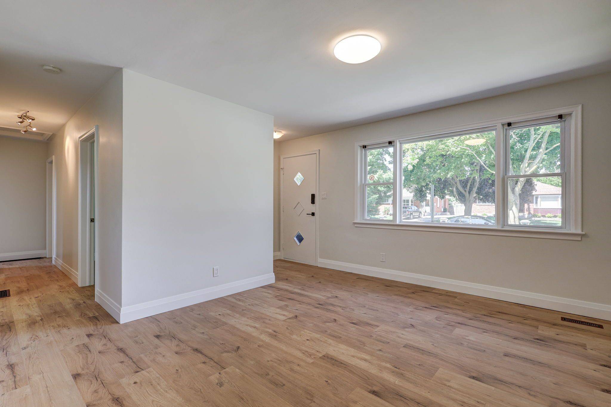 London East, ON N5W 1Z2,1805 Whitehall DR