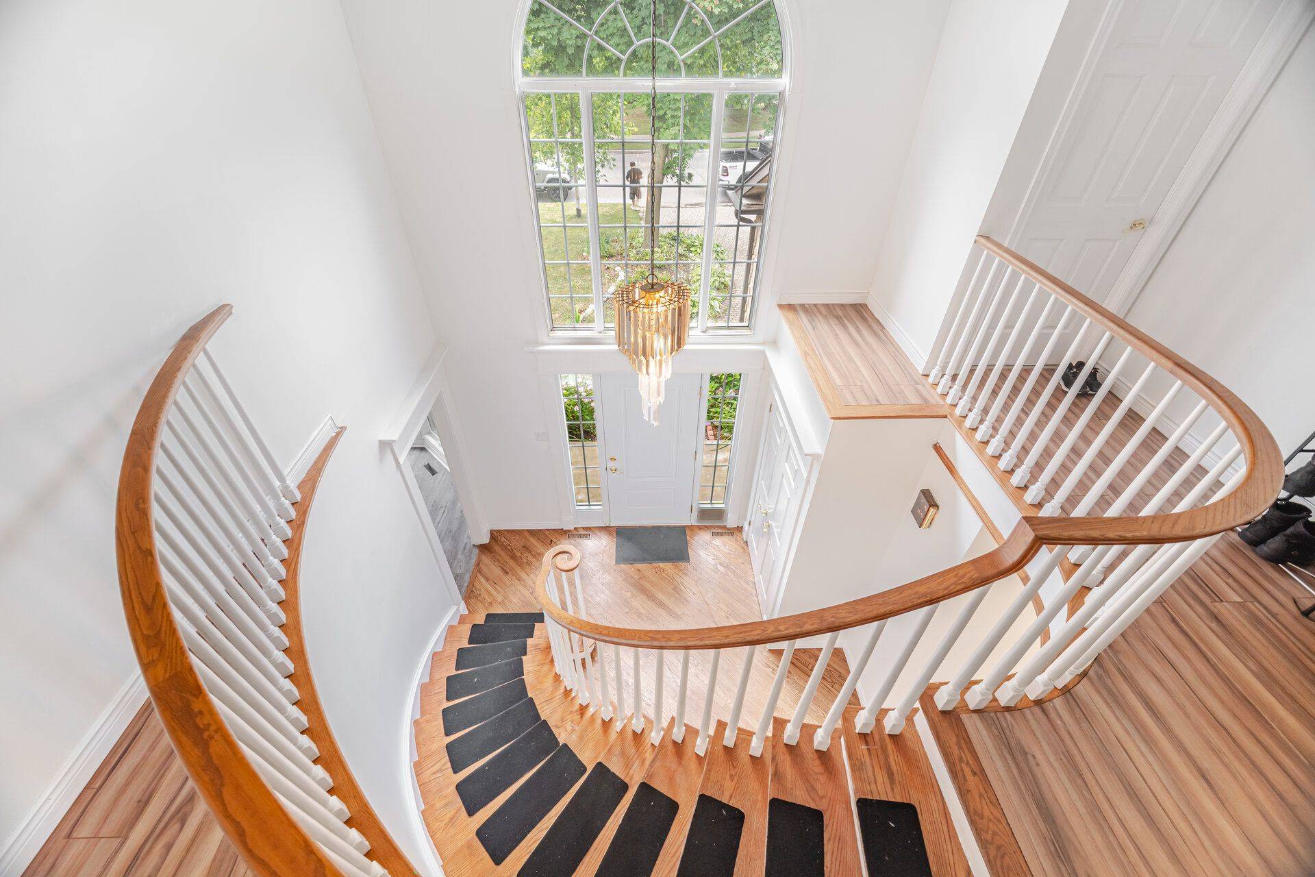 London East, ON N5Y 5M2,14 Wintergarden RD