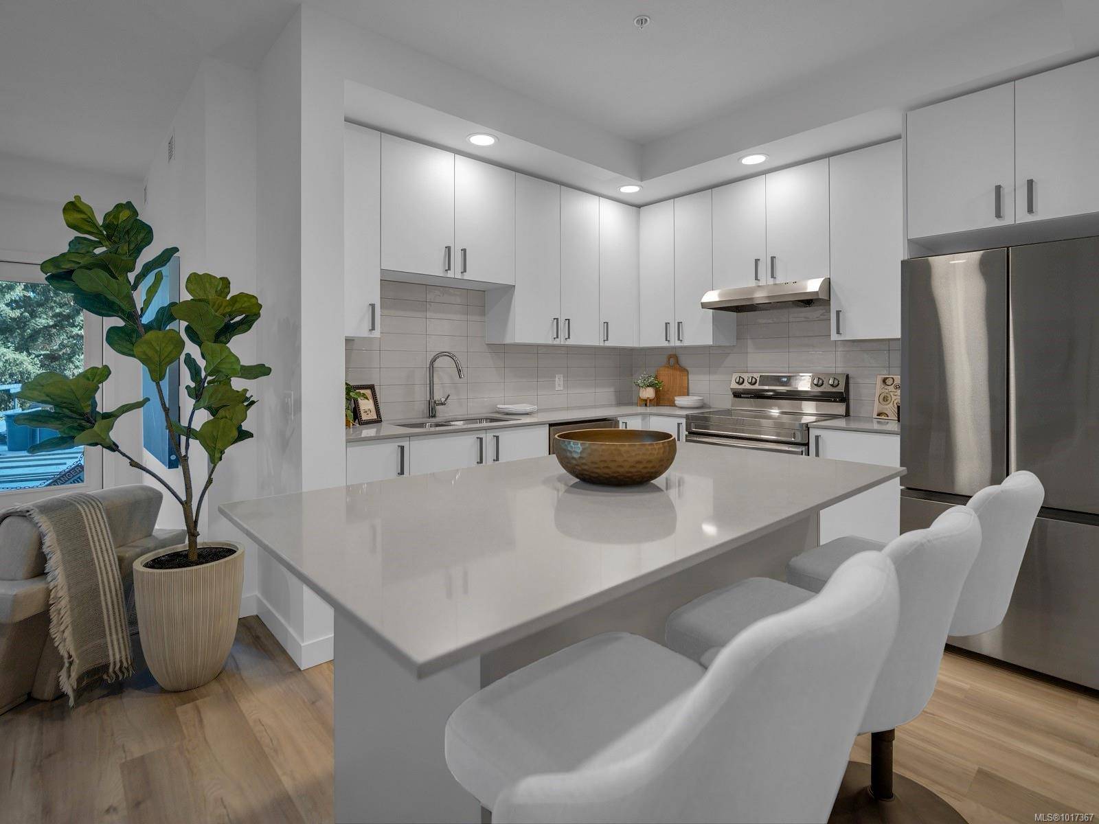 Langford, BC V9B 7E8,2390 City Gate Blvd #201